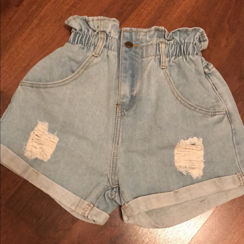 Elastic Waist Distressed Denim Shorts